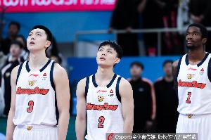 媒体人:广东连续两年无缘四强 但今年相比于去年明显低于预期配图