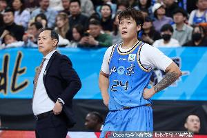 记者:这比赛太有节目了 北京先卖个破绽 最后还是没把坑填上配图