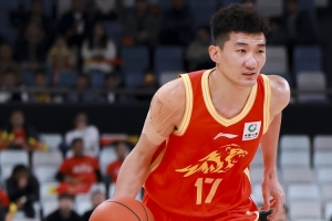 媒体人:孙铭徽虽然没得分 但他此役登场的象征意义大于实战意义配图